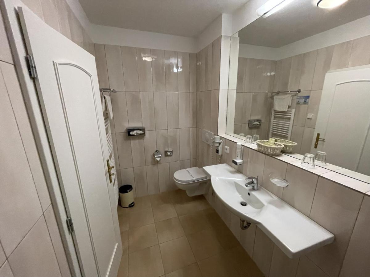 Hotel Reza Františkovy Lázně 외부 사진