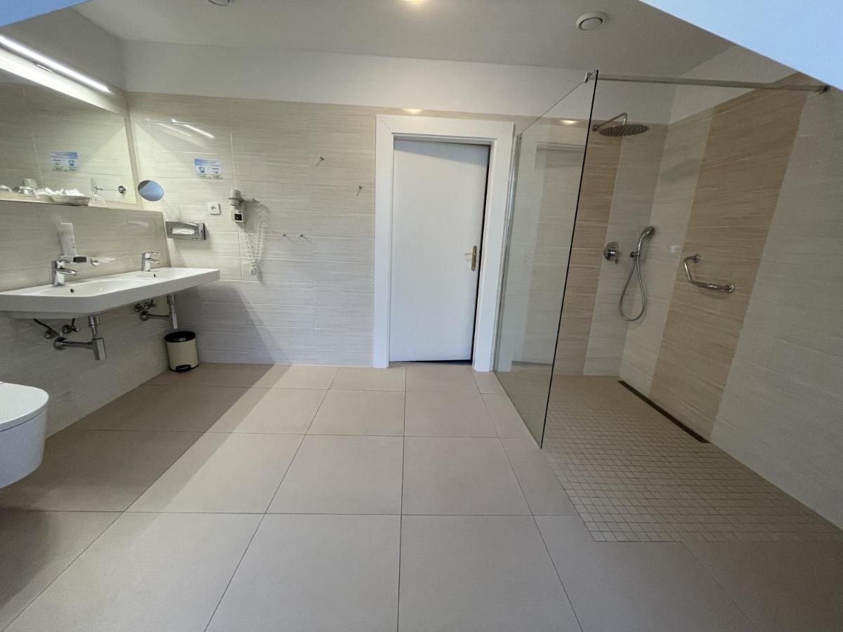 Hotel Reza Františkovy Lázně 외부 사진