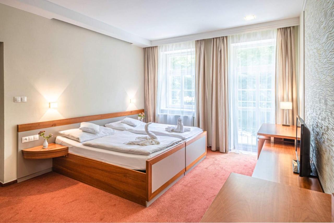 Hotel Reza Františkovy Lázně 외부 사진
