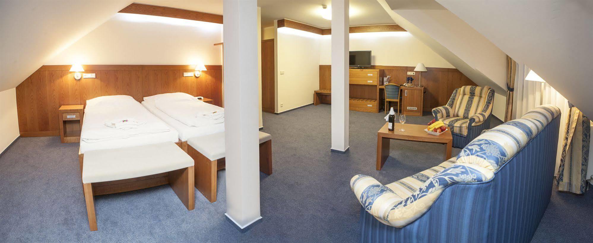 Hotel Reza Františkovy Lázně 외부 사진
